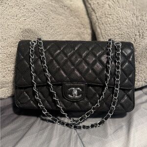 CHANEL Black Quilted Leather Shoulder Bag with Chain Strap